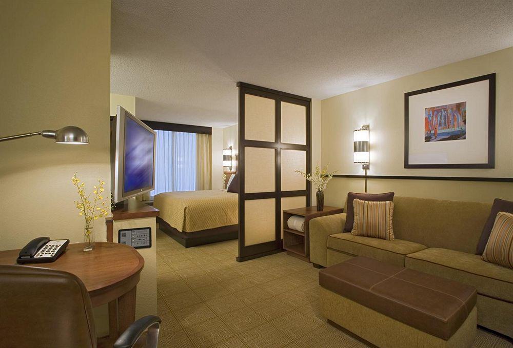 Hyatt Place Denver-South/Park Meadows Лоун Трий Стая снимка