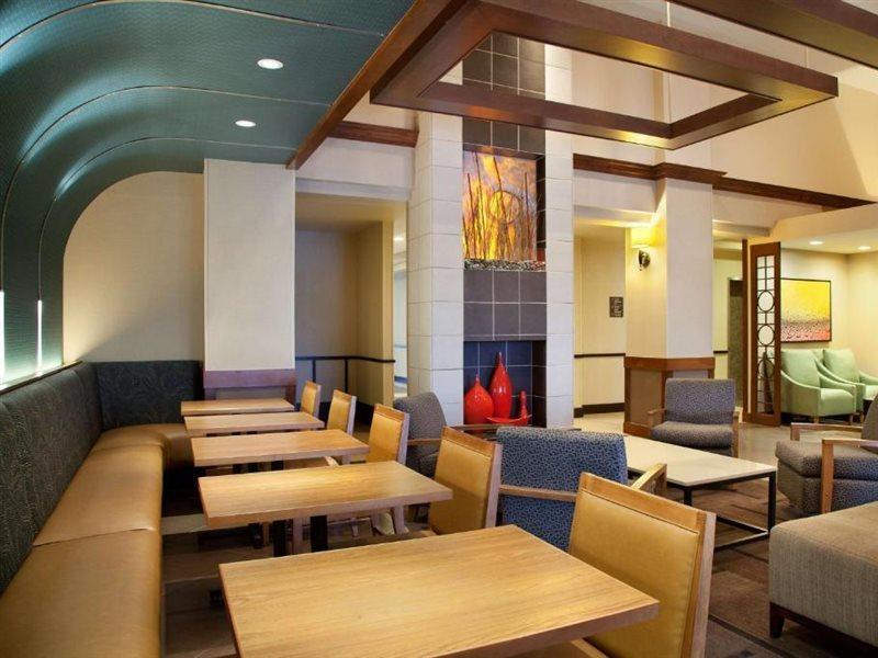 Hyatt Place Denver-South/Park Meadows Лоун Трий Екстериор снимка