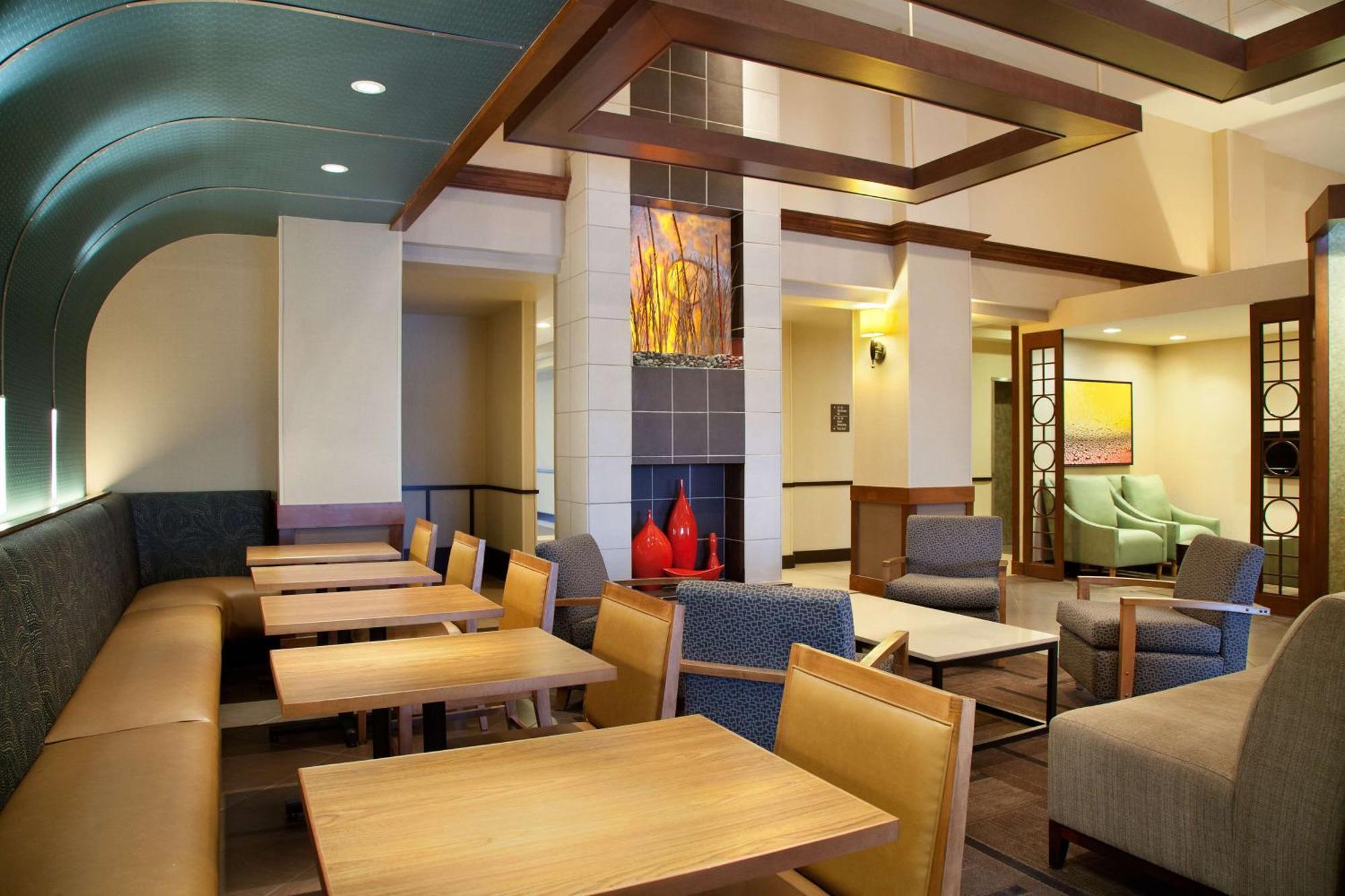 Hyatt Place Denver-South/Park Meadows Лоун Трий Екстериор снимка